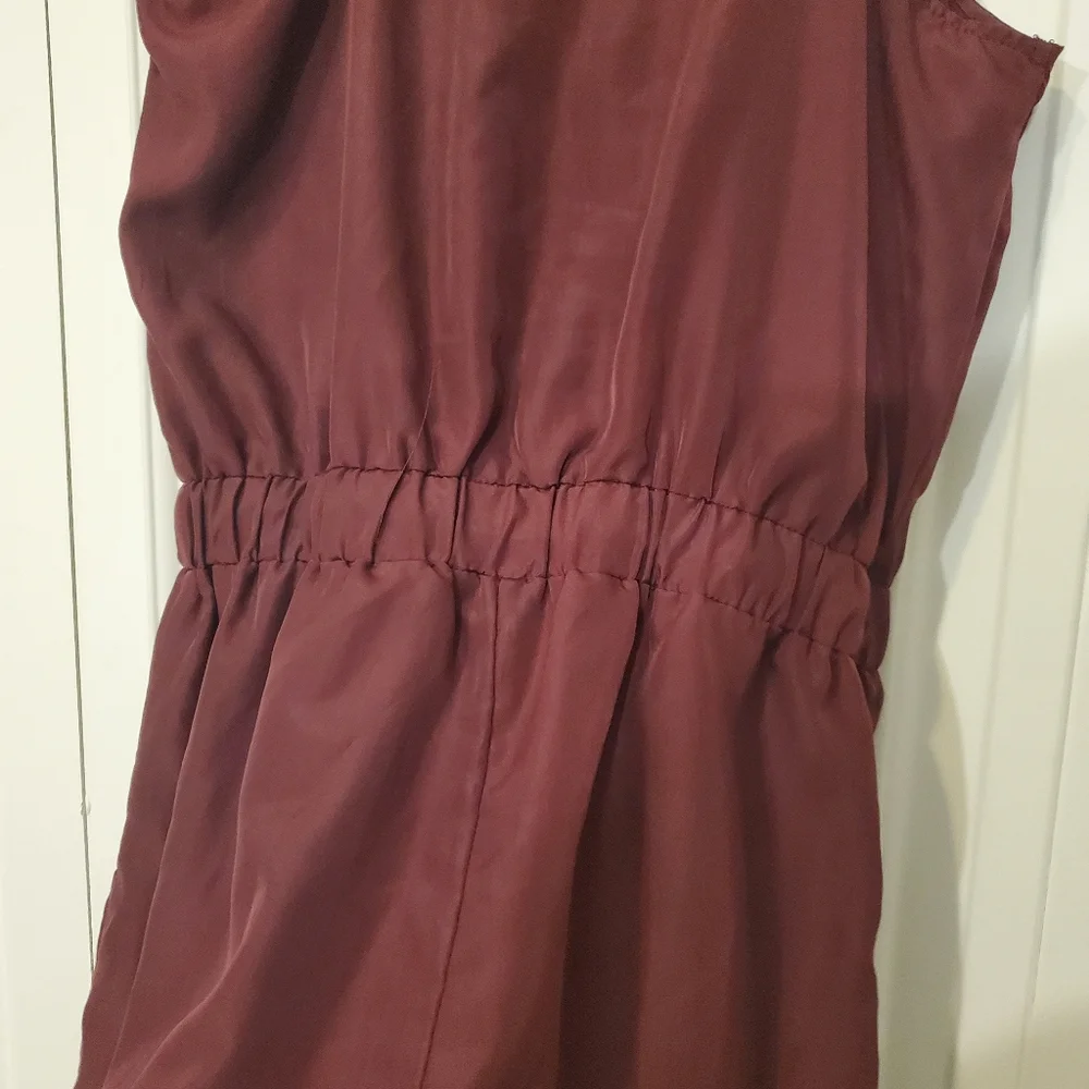 Collared button down romper.🍒 - Picture 10 of 10